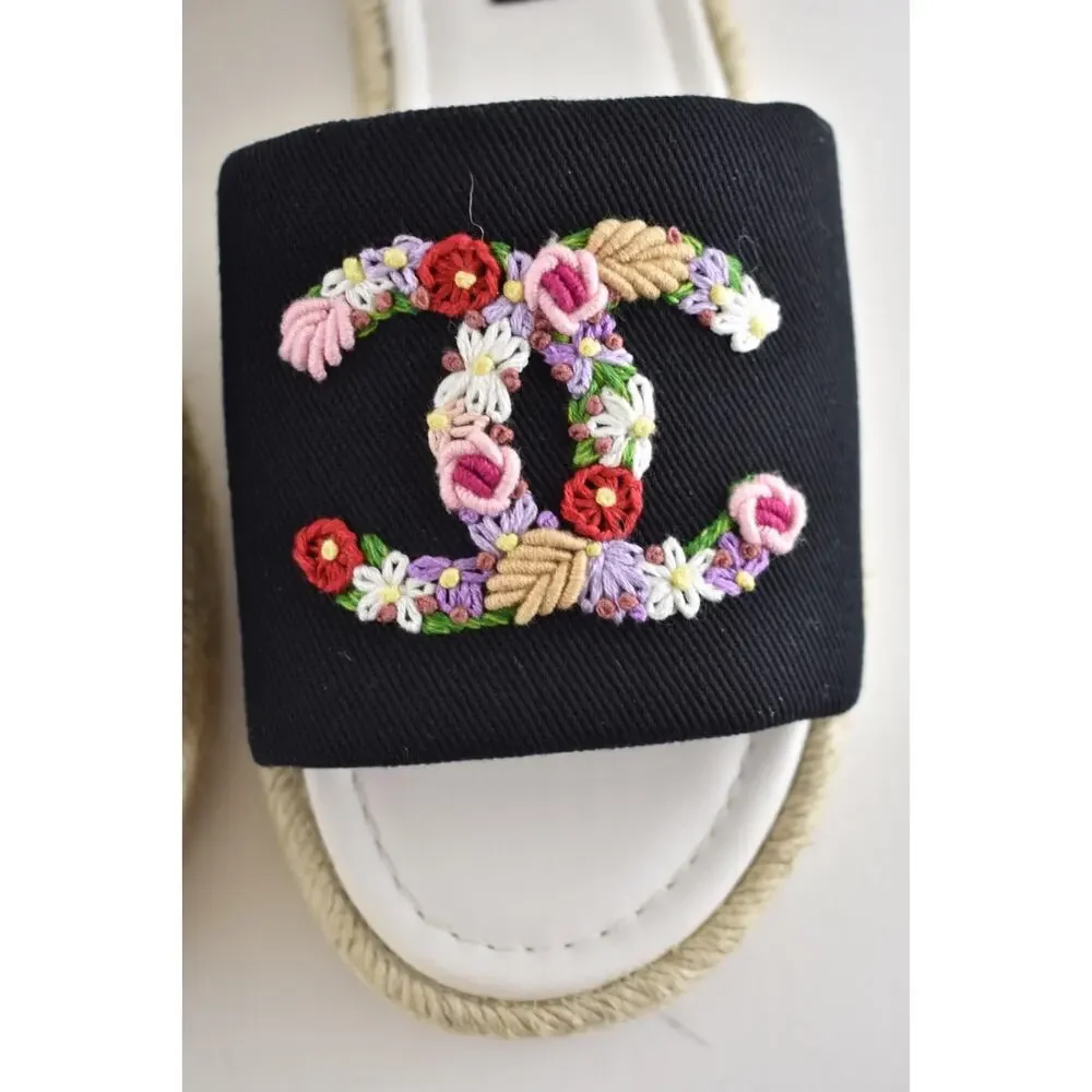 Chanel 25S Black Canvas Floral Crochet CC Logo Slide Sandal Espadrille Flat 41